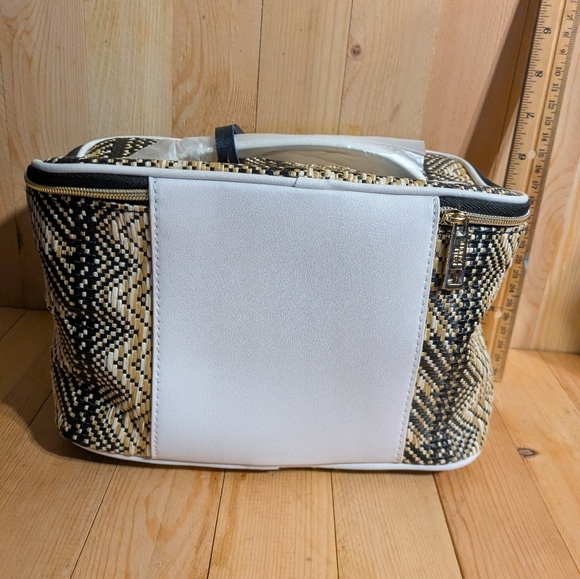 Woven Zigzag Patterned Storage Box - Picture 4 of 7
